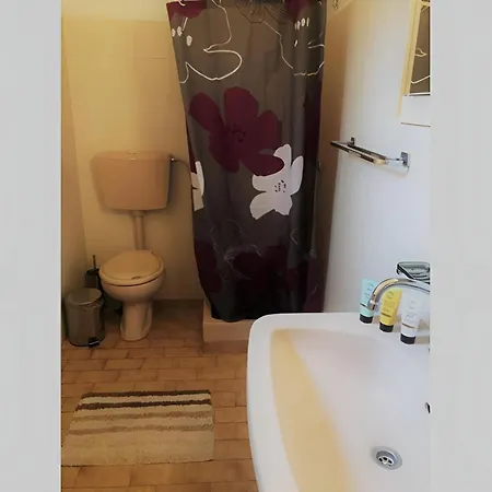 Nikos House בית נופש אספרובלטה