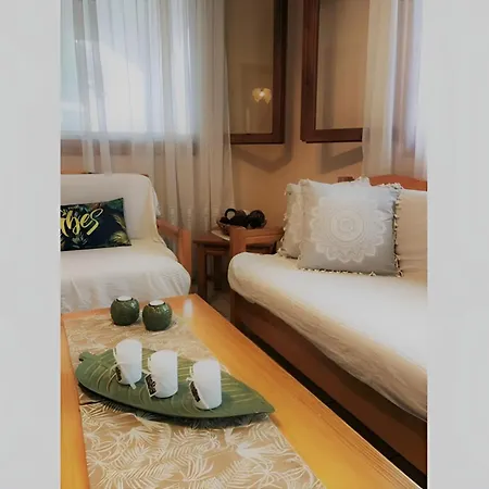 Nikos House בית נופש *