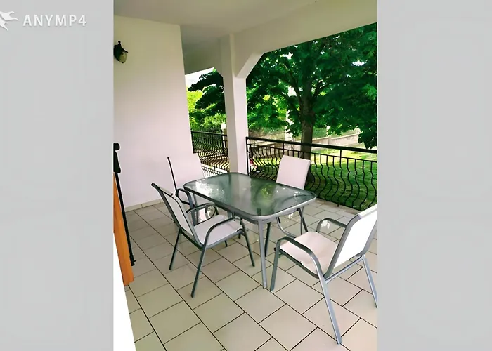 Nikos House * 아스프로발타
