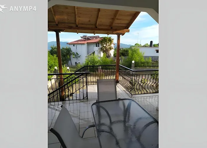 Nikos House